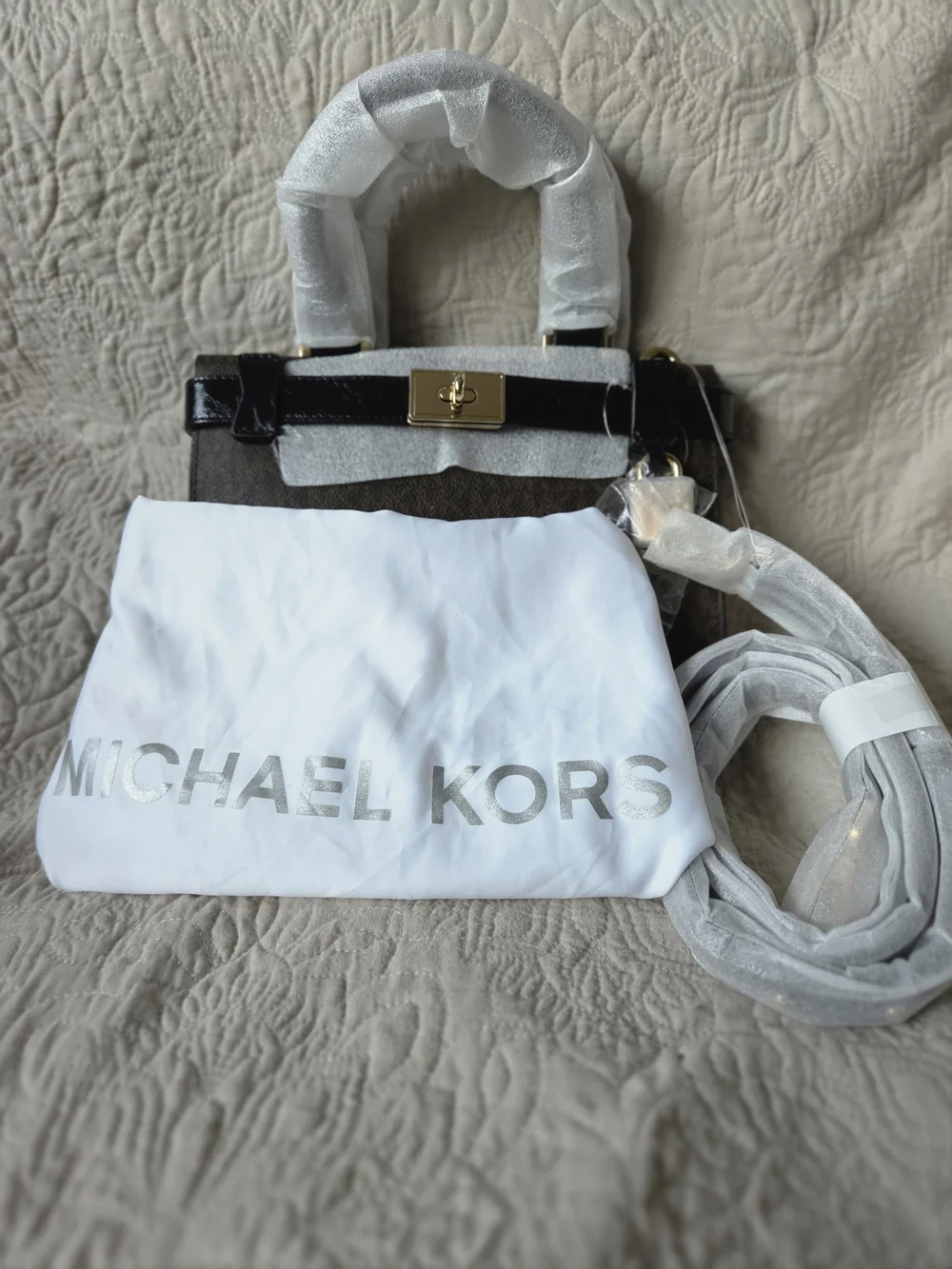 Michael Kors lock elegant